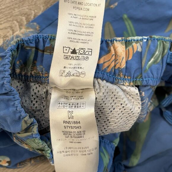 Patagonia Barely Baggies Women's XS Parrots Port Blue Print 2.5" Short Tropical - Picture 6 of 8